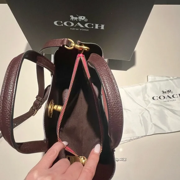 Coach 24 Willow Berry Handle & Strap Tote - Picture 10 of 13